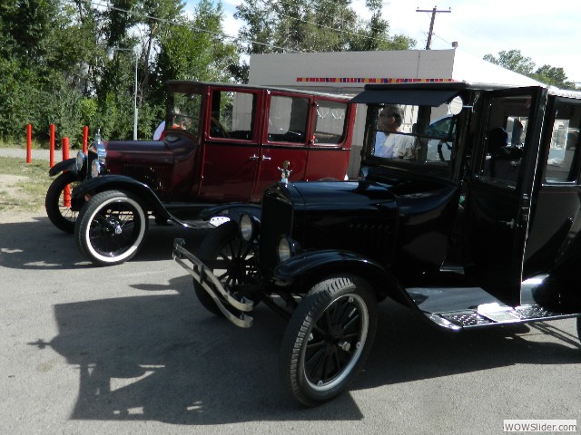 The Wing's 1925 coupe and Linda's 1926 Fordor 